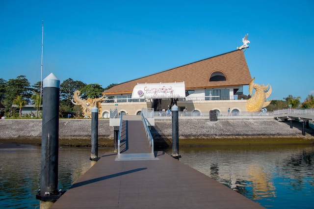 Sanour Harbour embarcadero nuevo