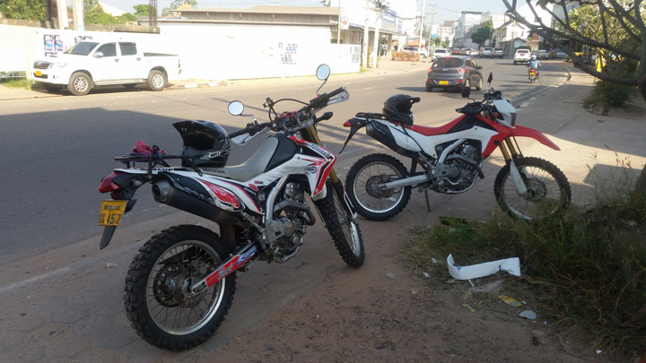 Honda CRF - Takhek loop en Laos